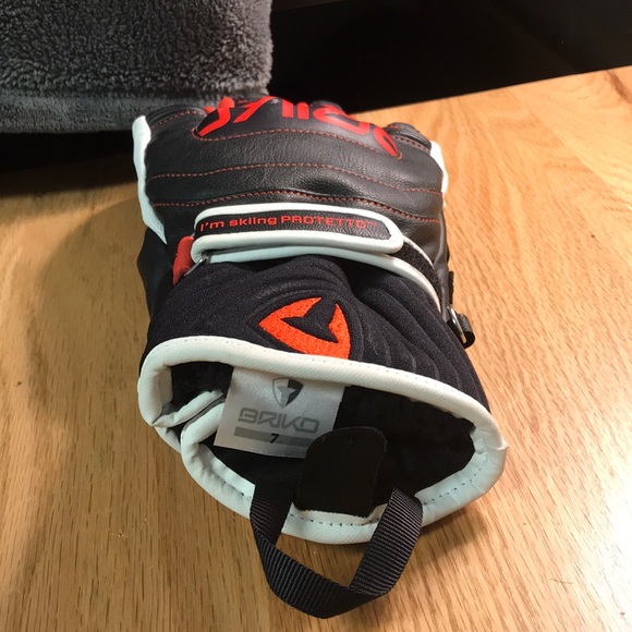 Briko Gloves a Size 7. UNISEX - Picture 3 of 3